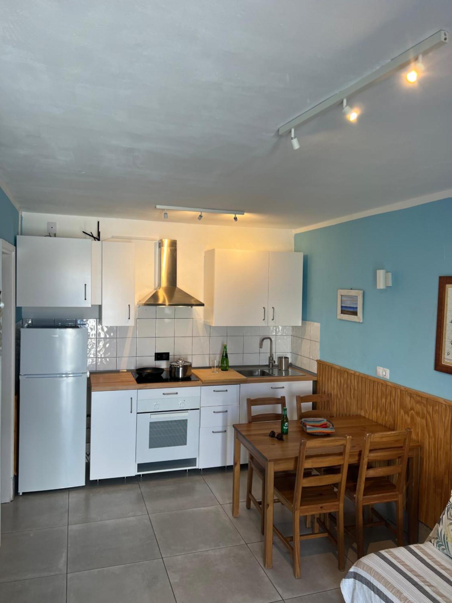 Lagos Renovated New Kitchen & Apartment